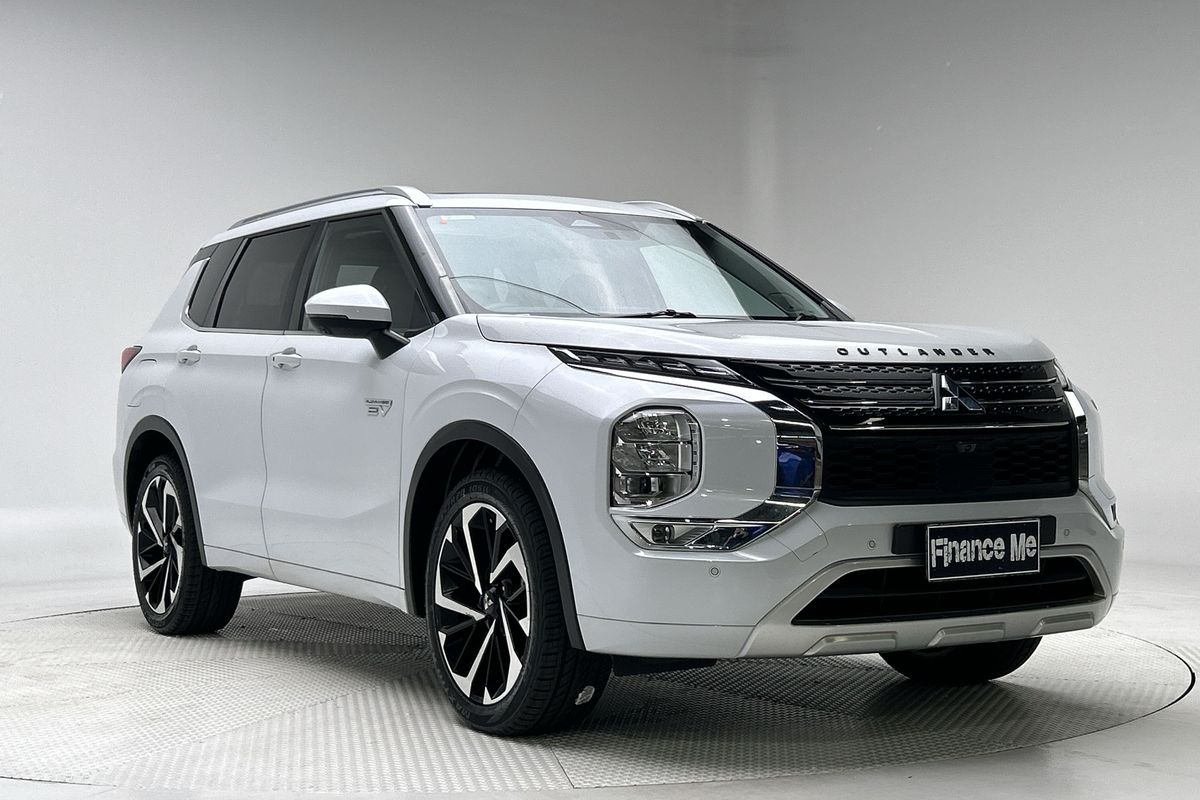 2024 Mitsubishi Outlander PHEV Exceed ZM