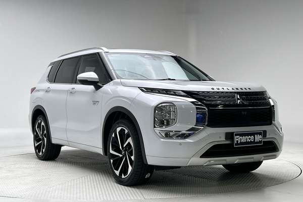 2024 Mitsubishi Outlander PHEV Exceed ZM