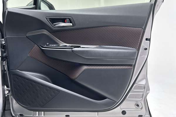 2018 Toyota C-HR Koba NGX10R thumb-18