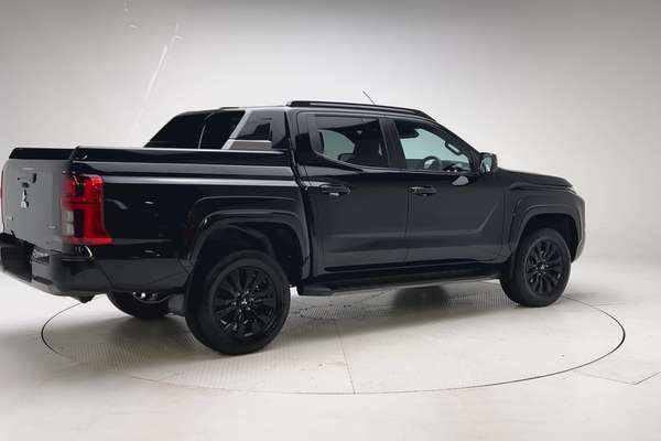 2024 Mitsubishi Triton GSR MV 4X4 thumb-2