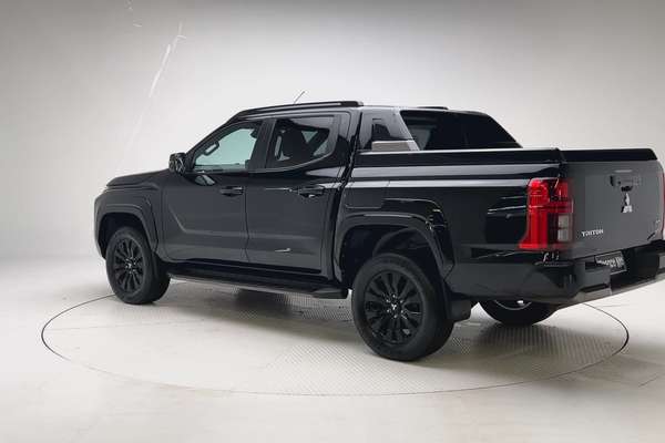 2024 Mitsubishi Triton GSR MV 4X4 thumb-8