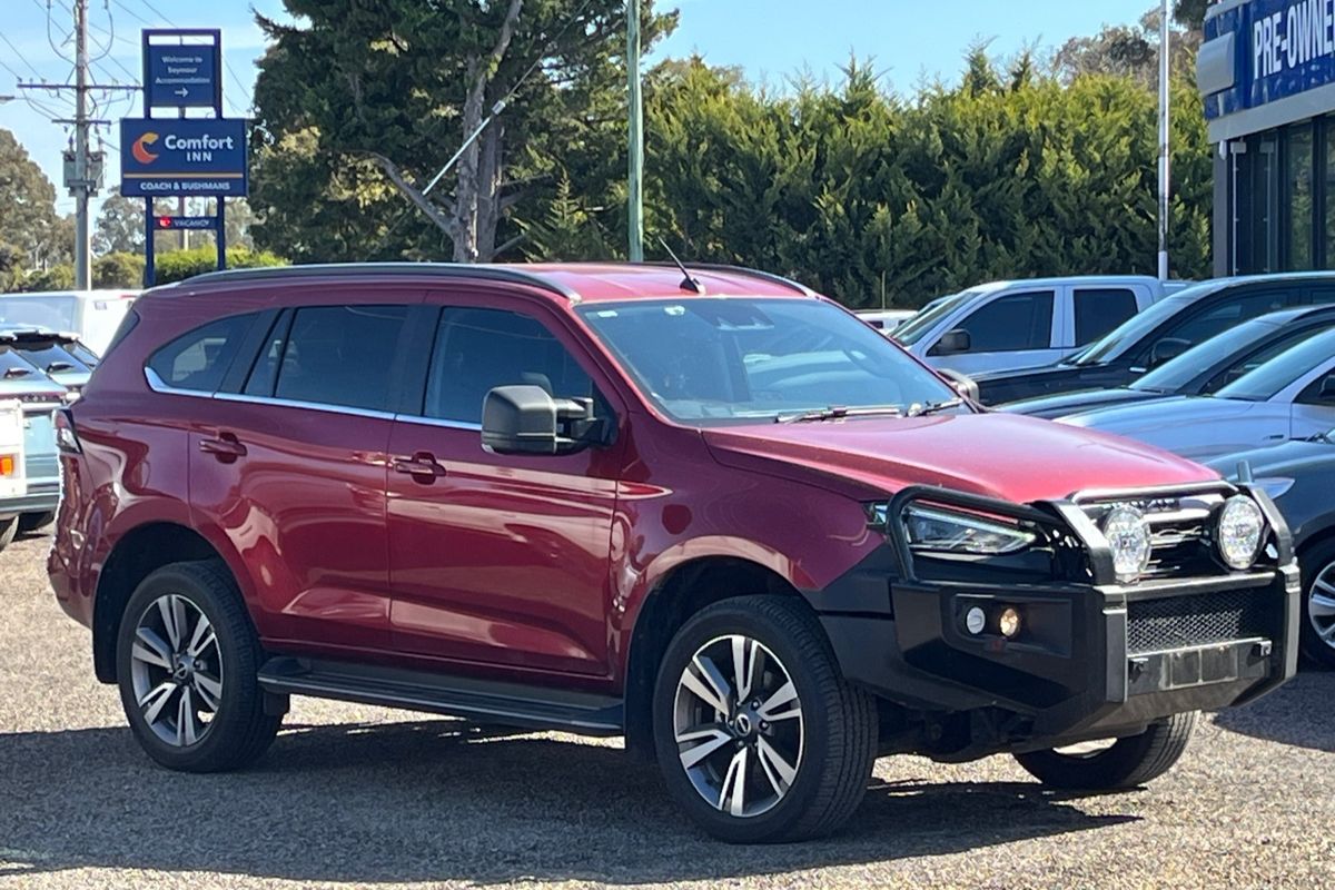 2022 Isuzu MU-X LS-T