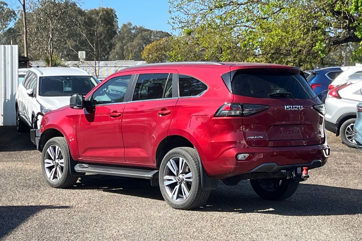 2022 Isuzu MU-X LS-T