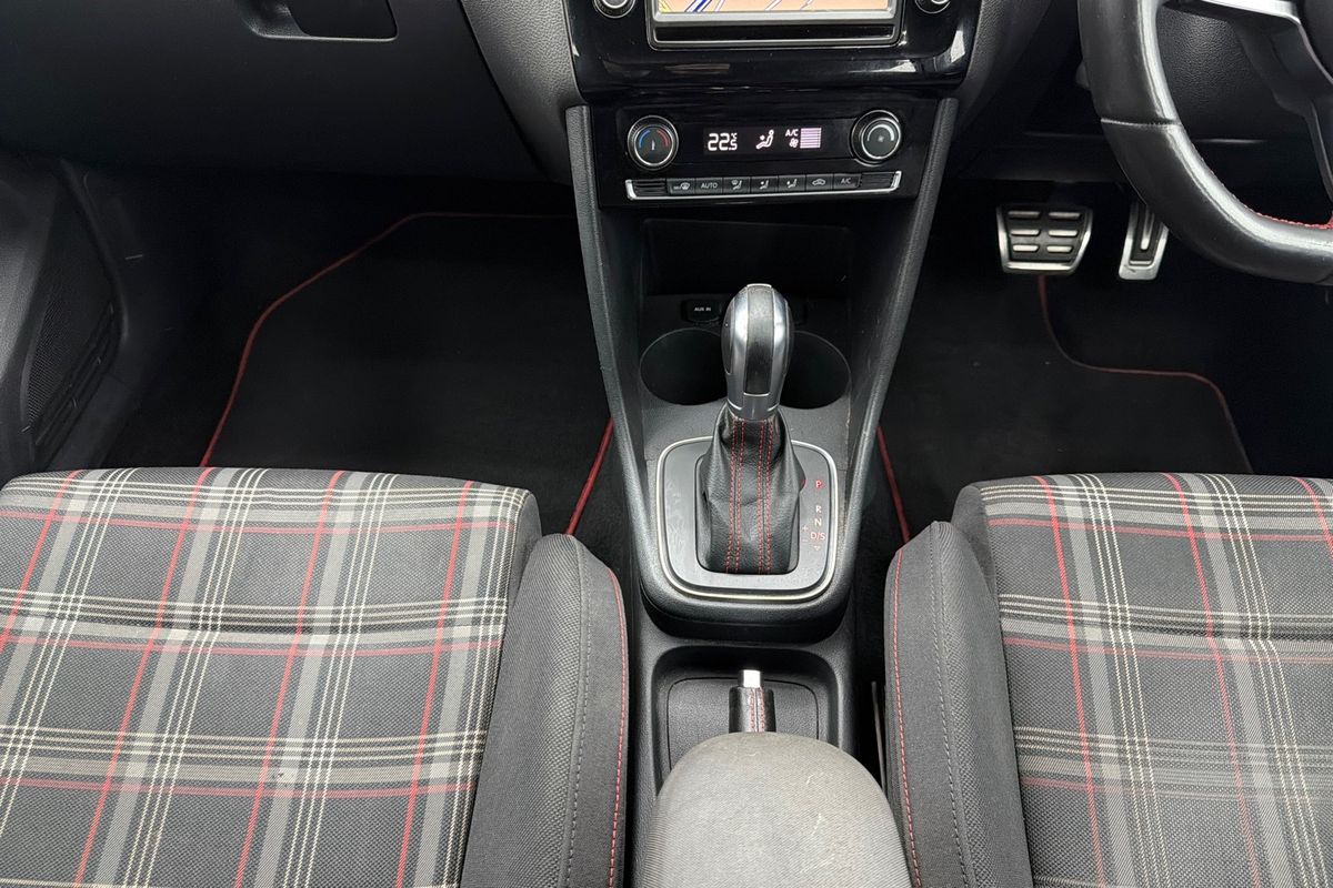 2016 Volkswagen Polo GTI 6R
