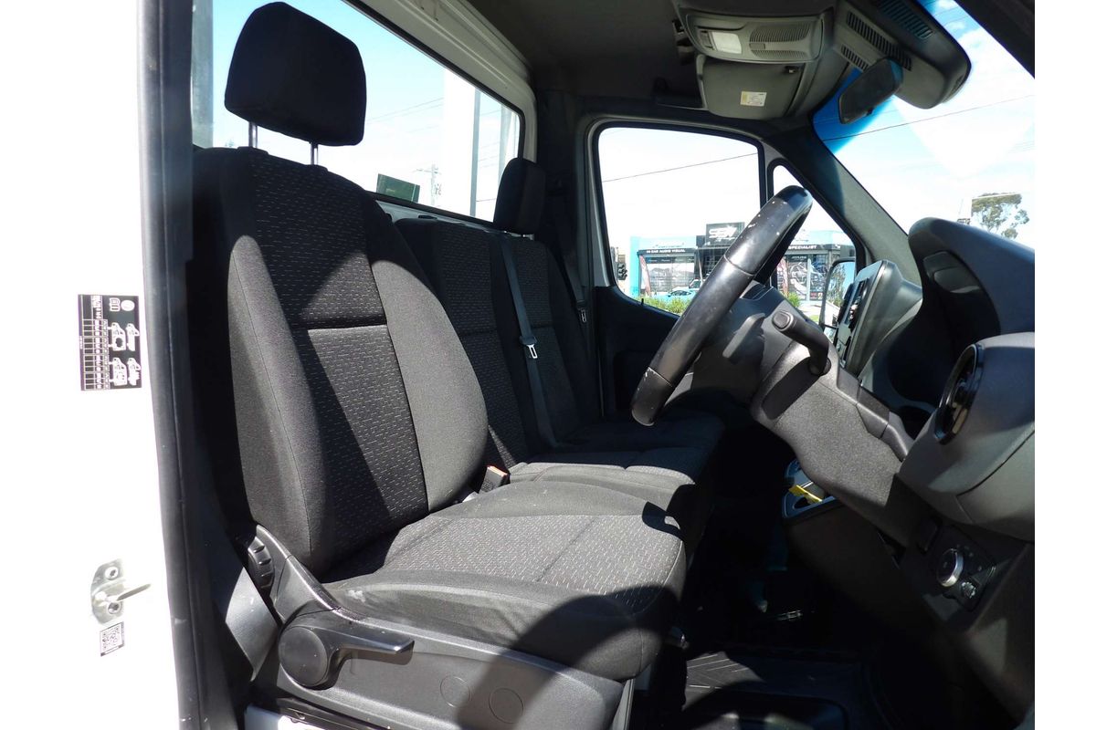 2024 Mercedes-Benz Sprinter 517CDI VS30 Rear Wheel Drive MWB image 9