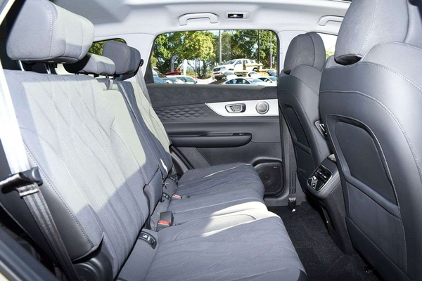 2026 Chery Tiggo 8 Super Hybrid Ultimate T31 thumb-8