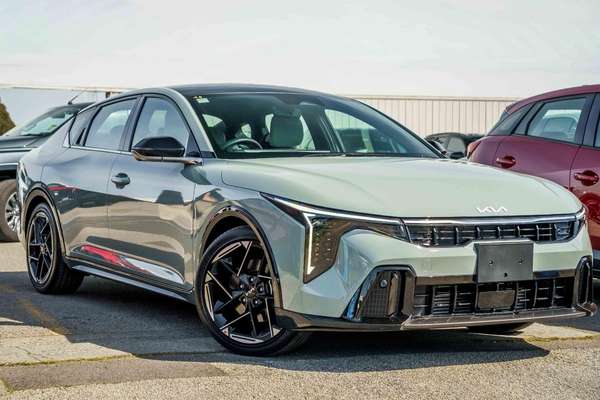 2025 Kia K4 GT-Line CL4m