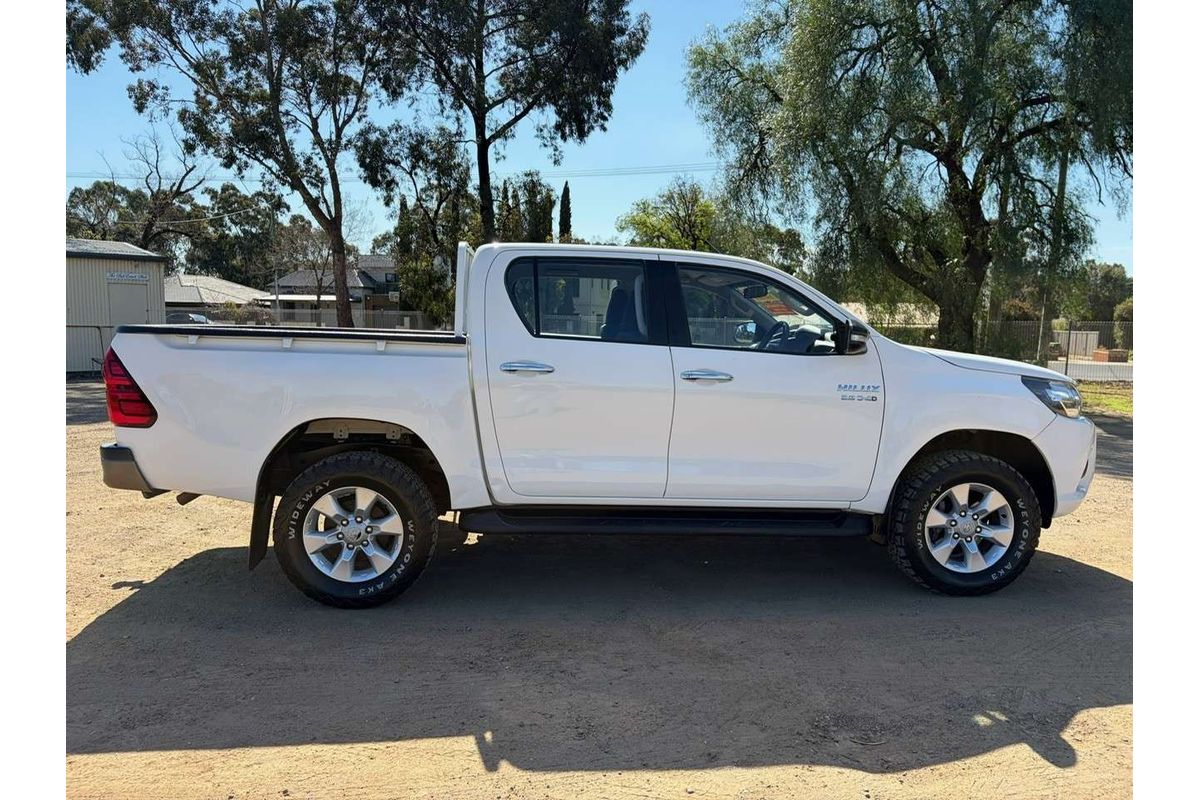 2016 Toyota Hilux SR GUN126R 4X4 image 2