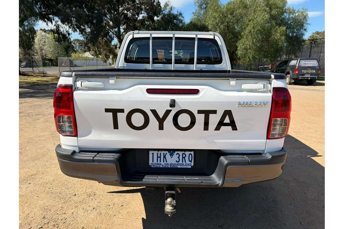 2016 Toyota Hilux SR GUN126R 4X4 image 3