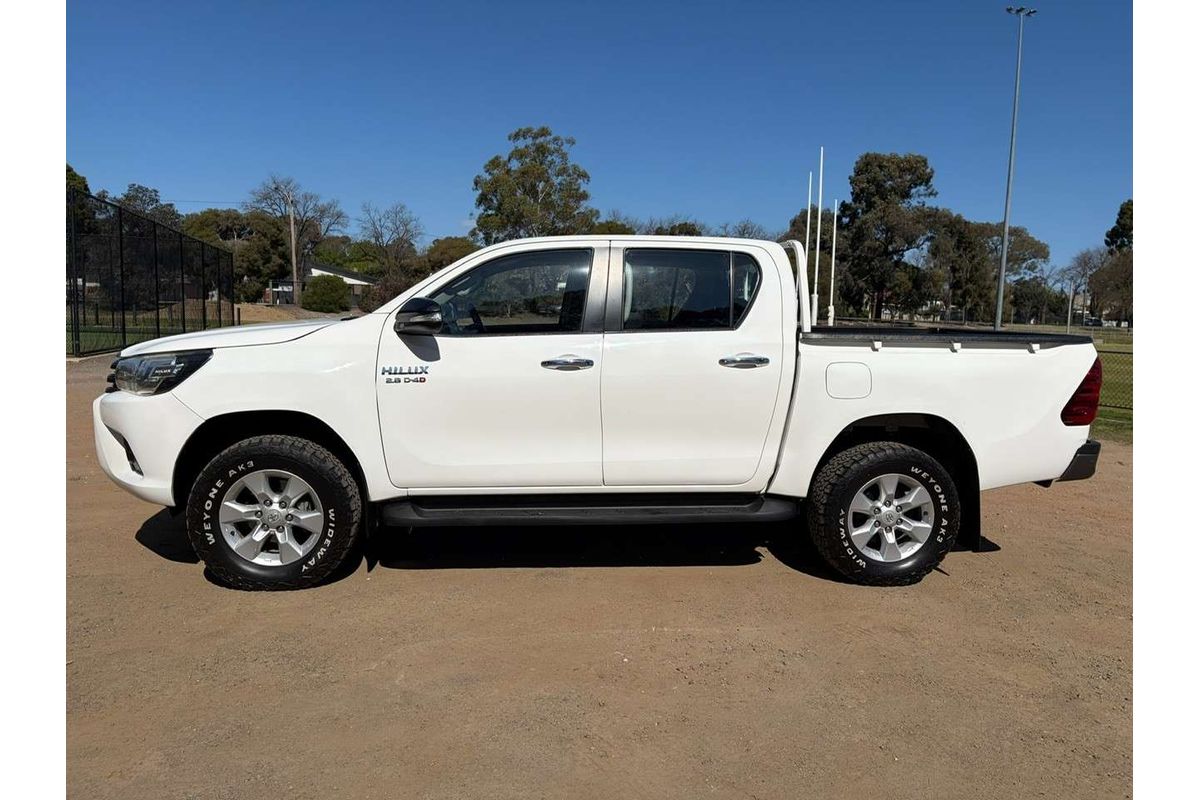 2016 Toyota Hilux SR GUN126R 4X4 image 5