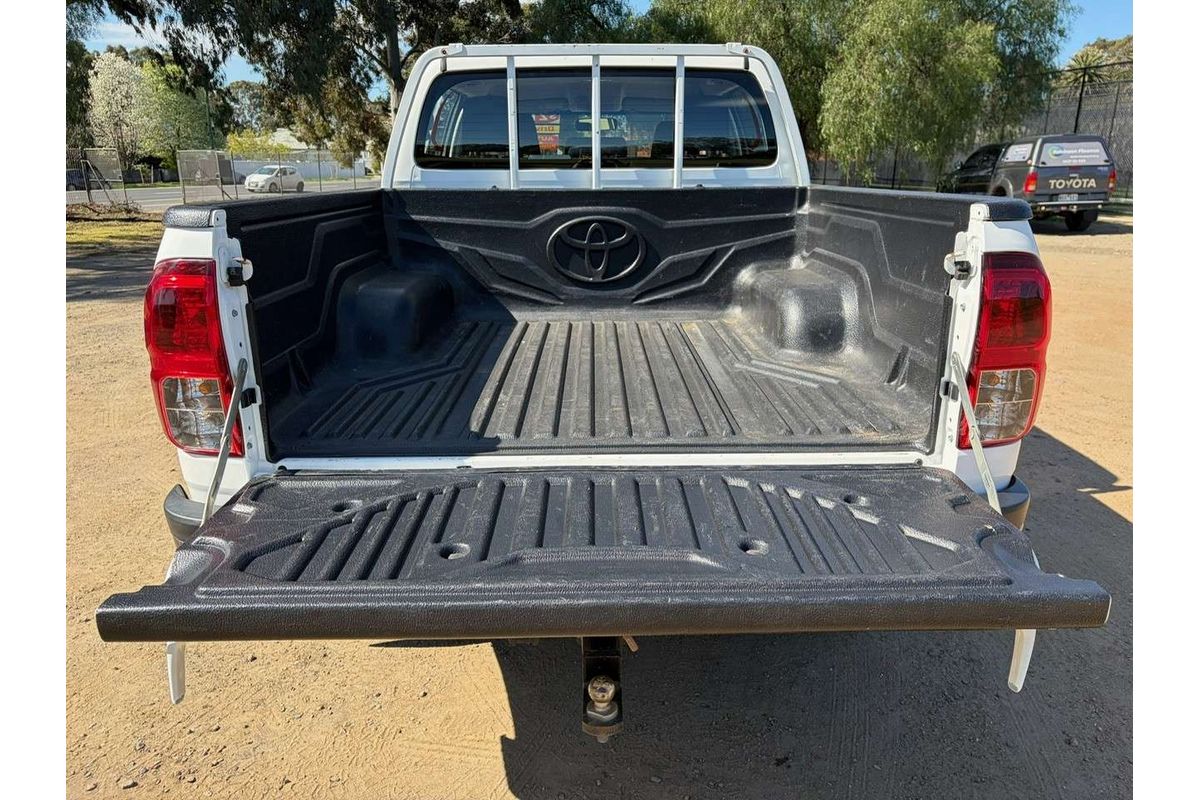 2016 Toyota Hilux SR GUN126R 4X4 image 7