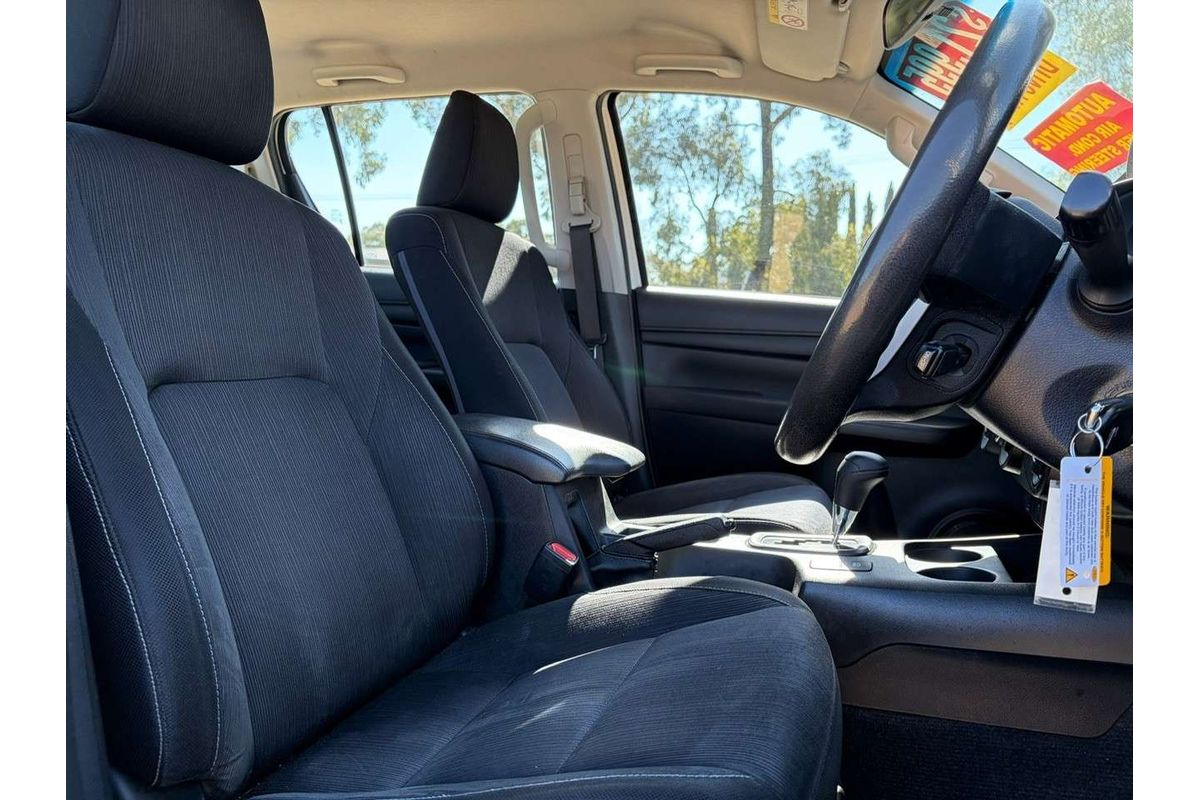 2016 Toyota Hilux SR GUN126R 4X4 image 12