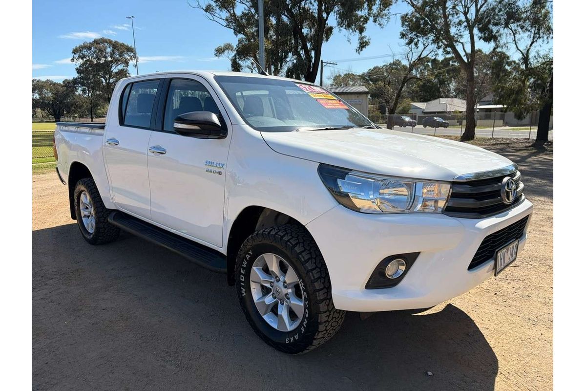 2016 Toyota Hilux SR GUN126R 4X4 image 13