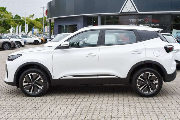 2026 Chery Tiggo 4 Hybrid Urban thumb-4