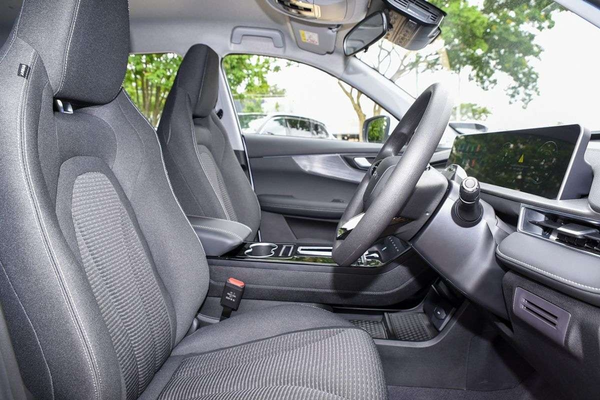 2026 Chery Tiggo 4 Hybrid Urban thumb-9
