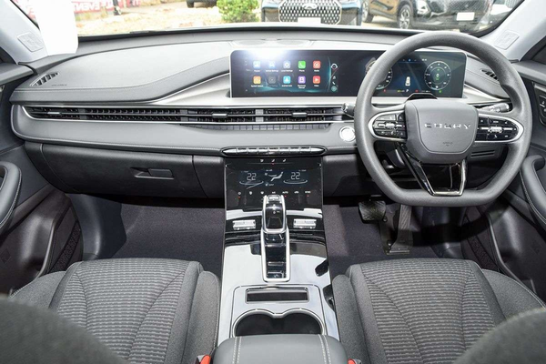 2026 Chery Tiggo 4 Hybrid Urban thumb-16