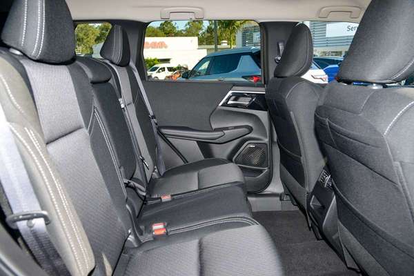 2026 Mitsubishi Outlander LS ZM thumb-8