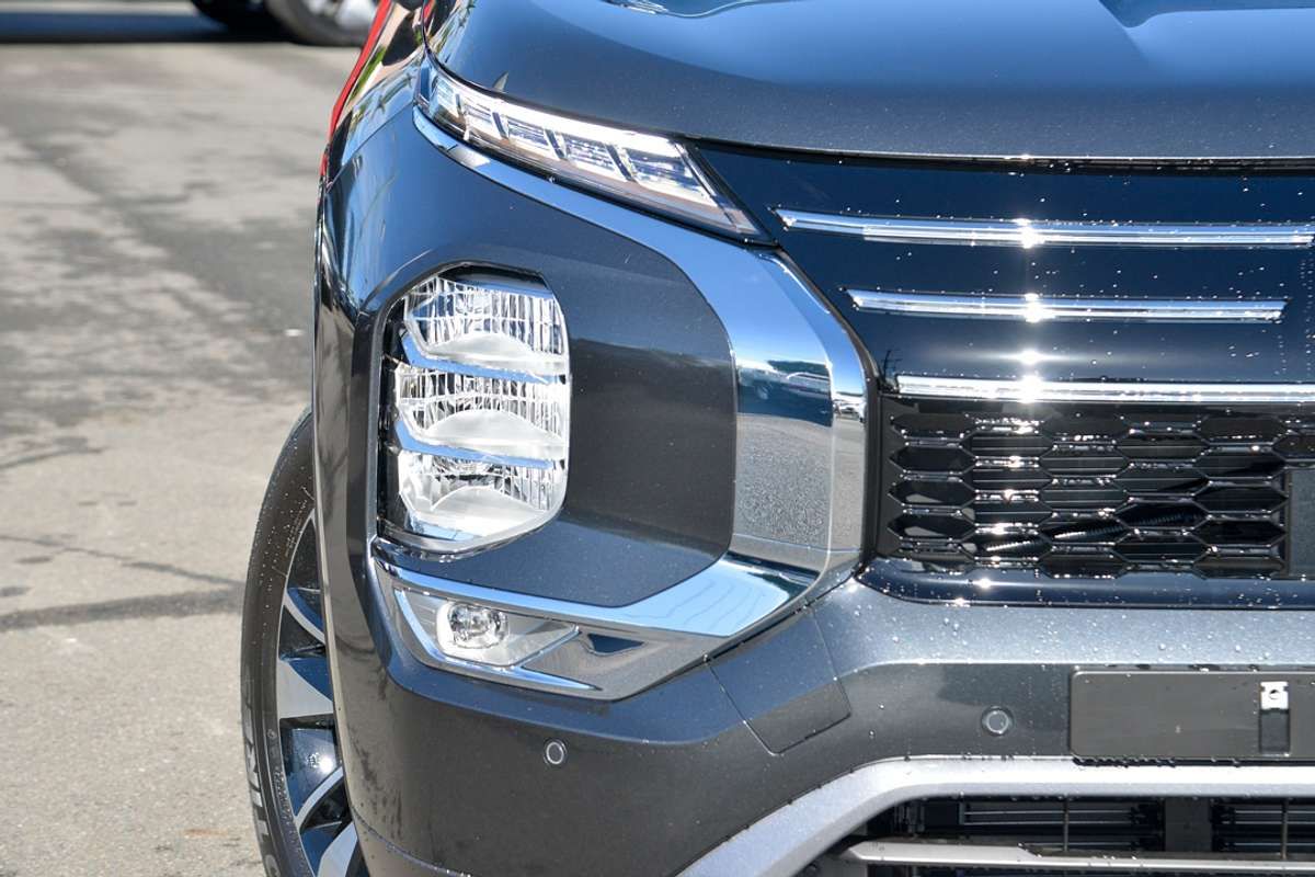 2026 Mitsubishi Outlander LS ZM
