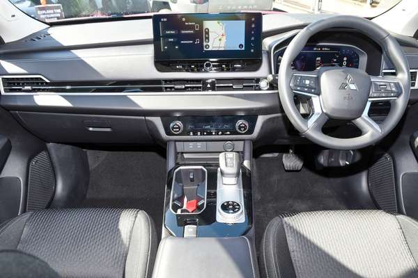 2026 Mitsubishi Outlander ES ZM thumb-16