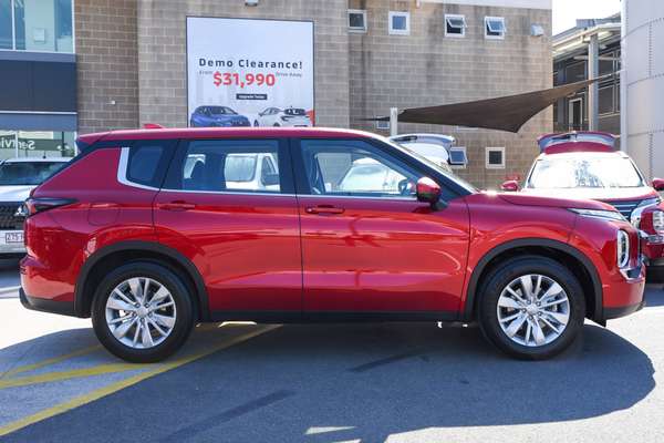 2026 Mitsubishi Outlander ES ZM thumb-4
