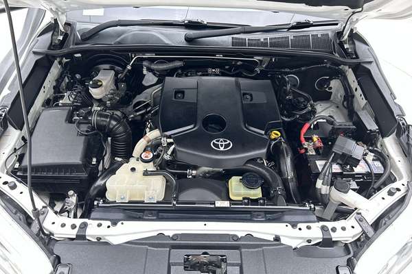 2017 Toyota Hilux SR GUN126R 4X4 thumb-9