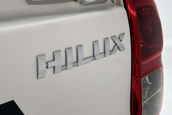 2017 Toyota Hilux SR GUN126R 4X4 thumb-20