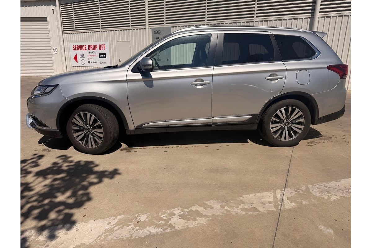 2021 Mitsubishi Outlander LS ZL