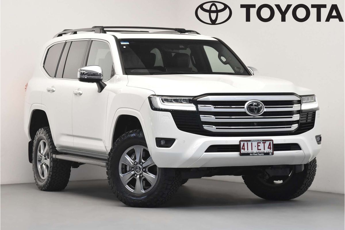 2022 Toyota Landcruiser Sahara FJA300R