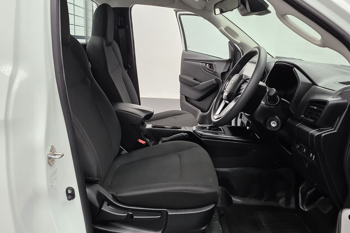 2025 Isuzu D-MAX SX 4X4