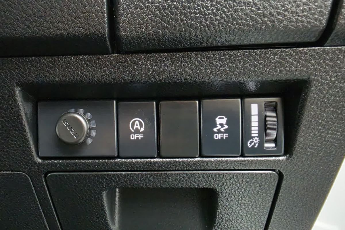2025 Isuzu D-MAX SX 4X4