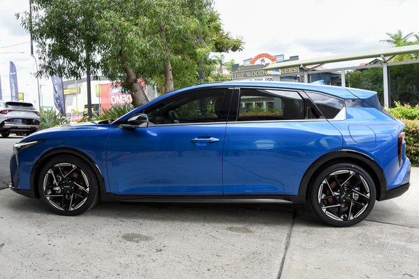 2025 Kia K4 GT-Line CL4m thumb-3