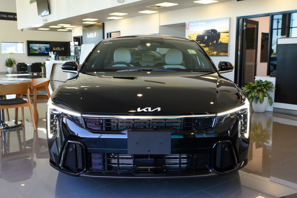 2026 Kia K4 GT-Line CL4m thumb-2