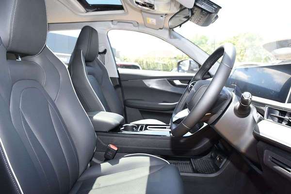 2026 Chery Tiggo 4 Hybrid Ultimate thumb-7
