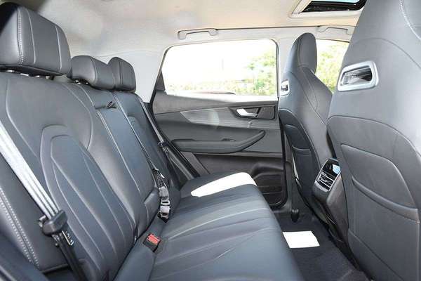 2026 Chery Tiggo 4 Hybrid Ultimate thumb-8