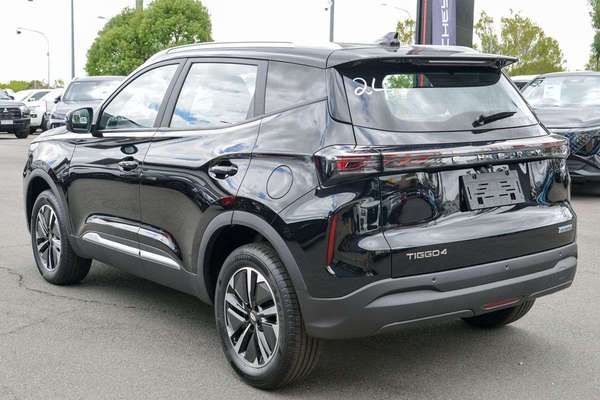 2026 Chery Tiggo 4 Hybrid Ultimate thumb-3
