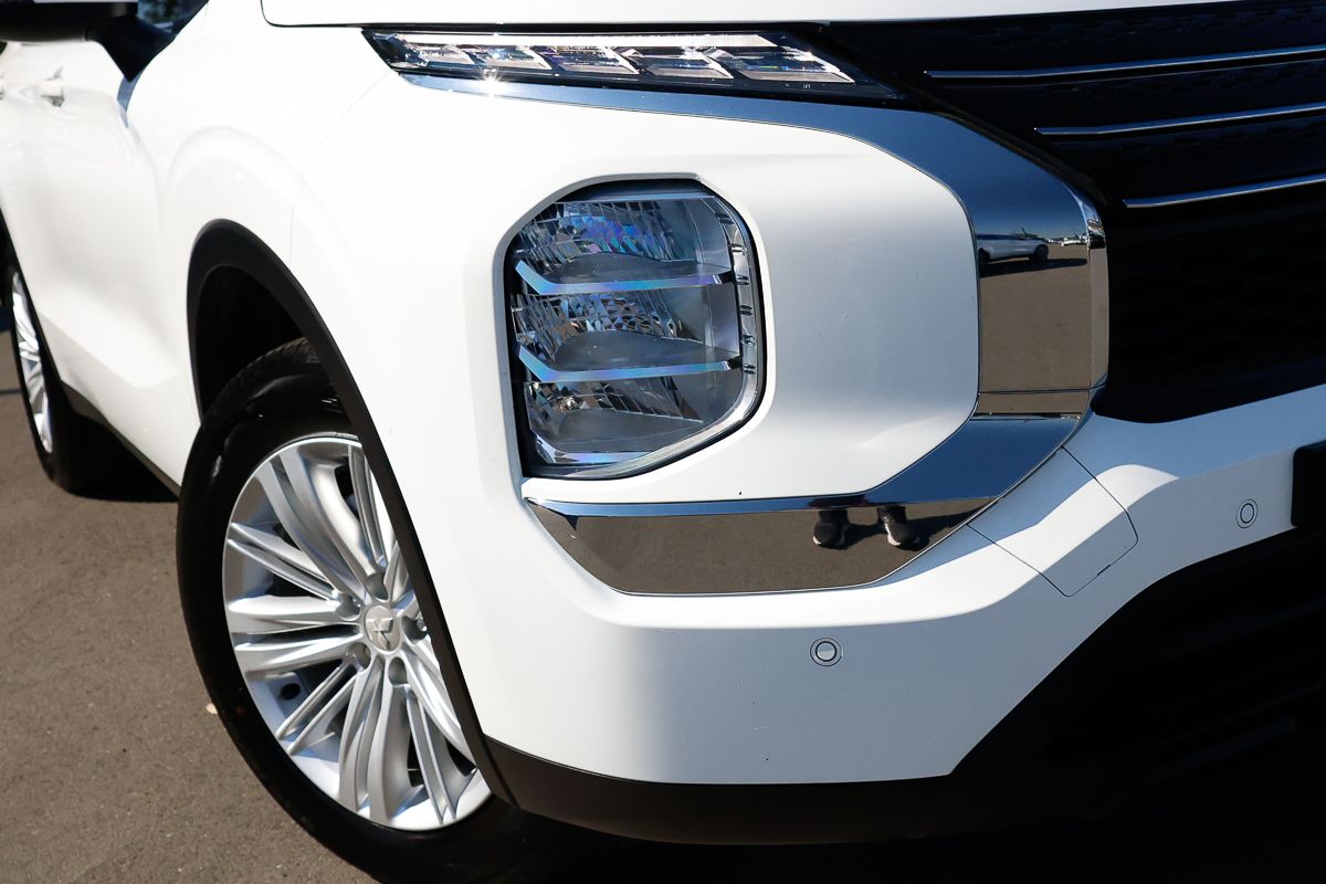 2024 Mitsubishi Outlander ES ZM