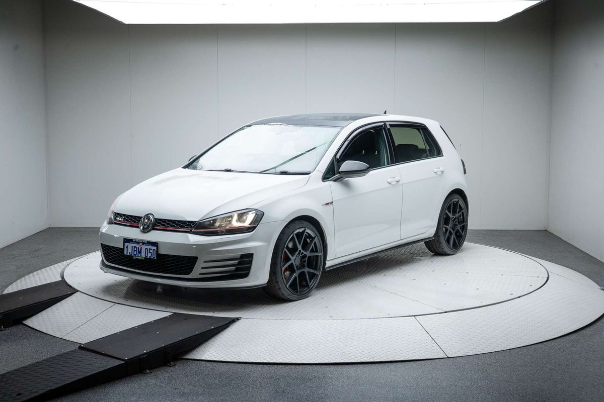 2017 Volkswagen Golf GTI 7