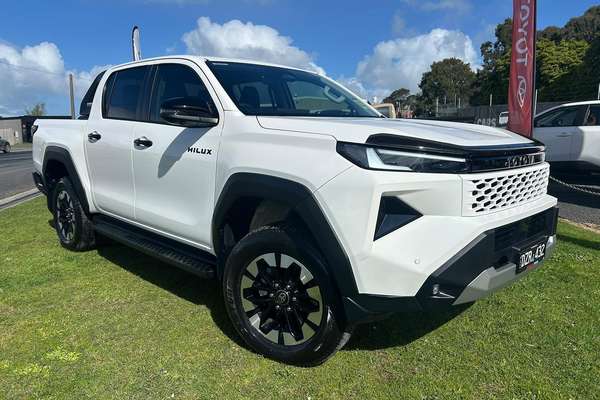 2025 Toyota Hilux SR5 48V GUN227R 4X4