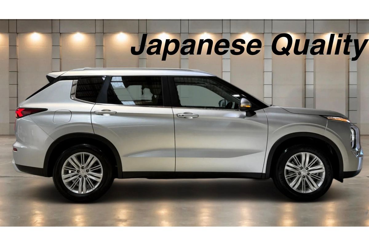 2024 Mitsubishi Outlander LS ZM