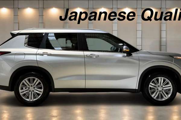 2024 Mitsubishi Outlander LS ZM