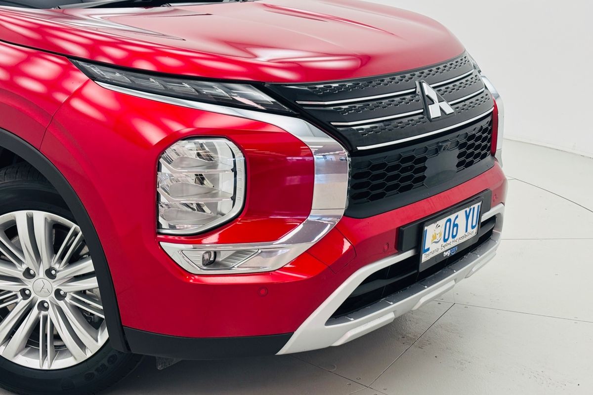 2024 Mitsubishi Outlander LS ZM
