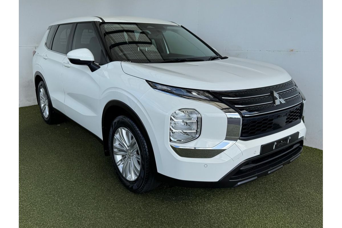 2024 Mitsubishi Outlander ES ZM