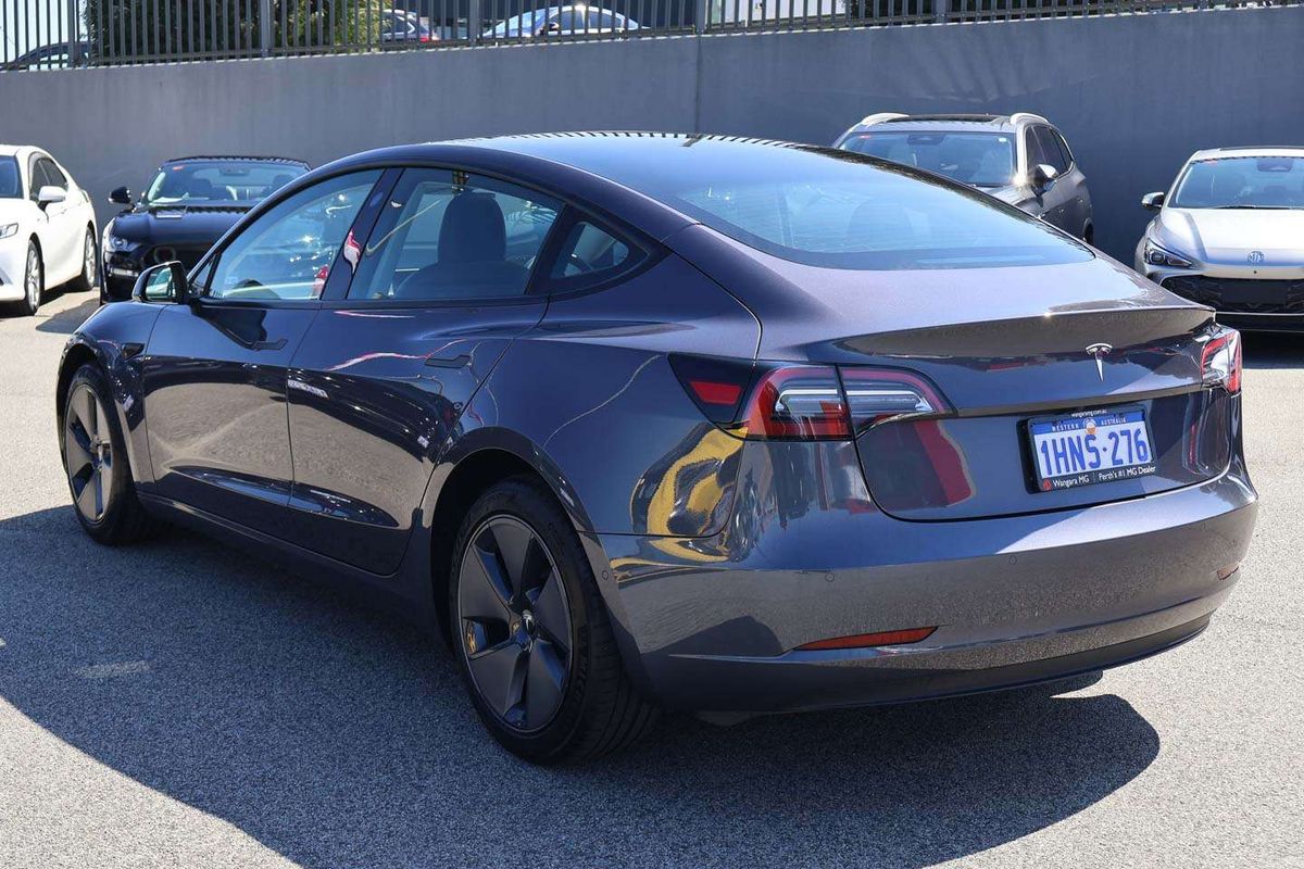 2022 Tesla Model 3 Rear-Wheel Drive