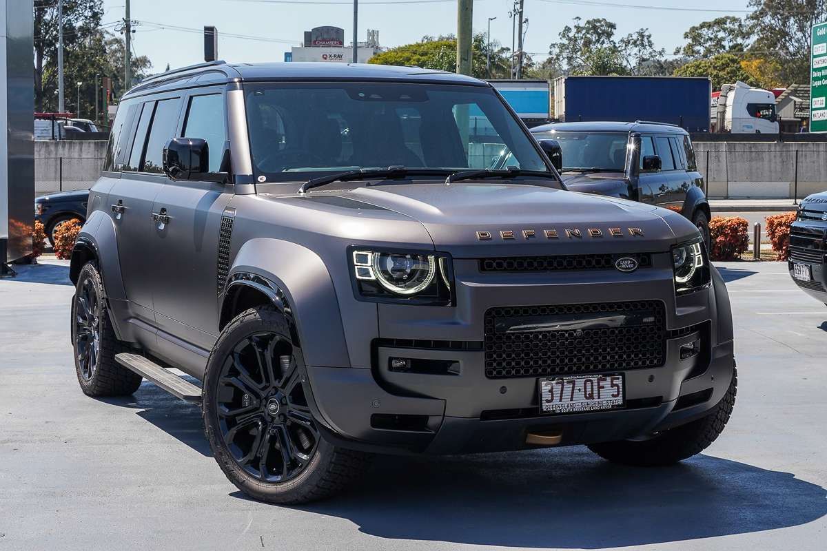 2025 Land Rover Defender 110 P635 OCTA L663