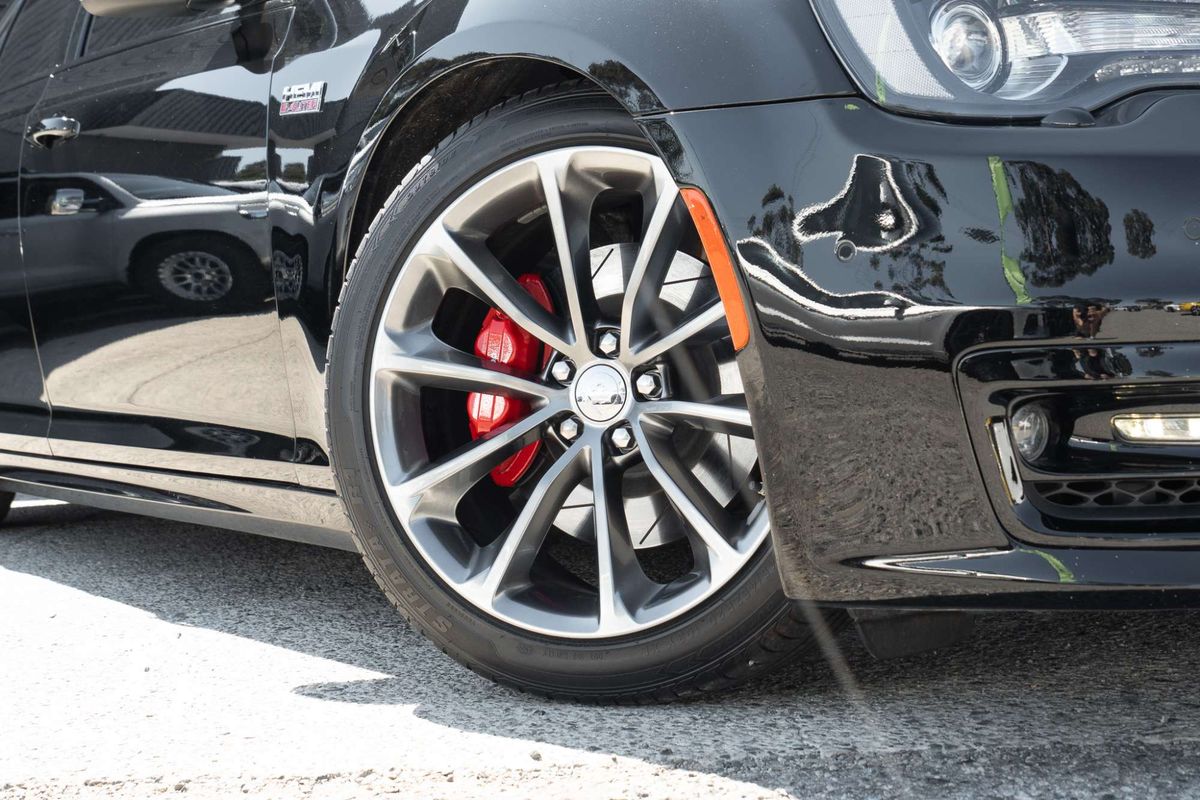 2017 Chrysler 300 SRT Hyperblack LX