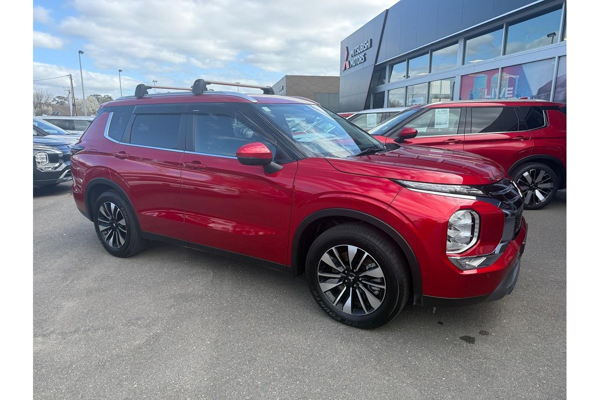 2025 Mitsubishi Outlander LS ZM