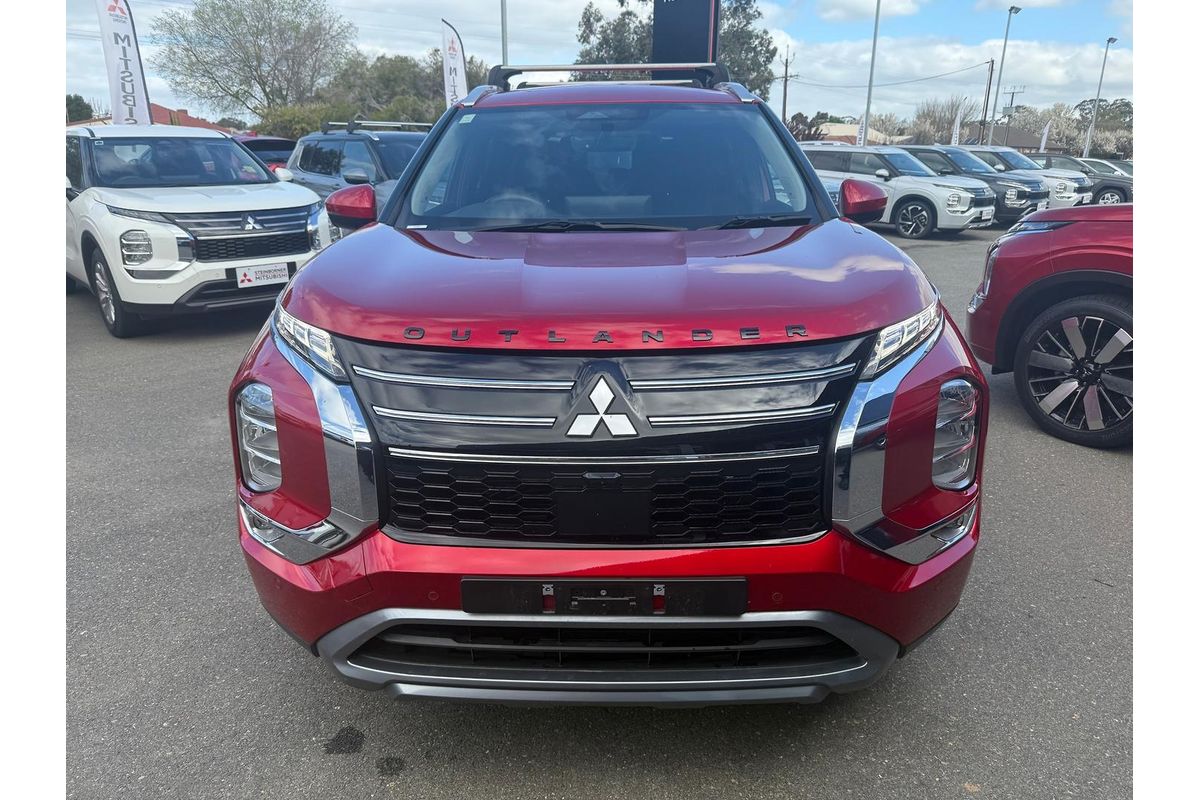 2025 Mitsubishi Outlander LS ZM