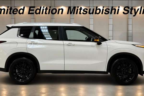 2024 Mitsubishi Outlander LS ZM