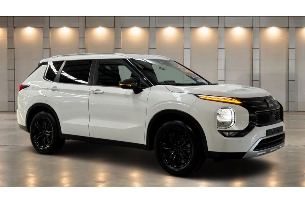 2024 Mitsubishi Outlander LS ZM