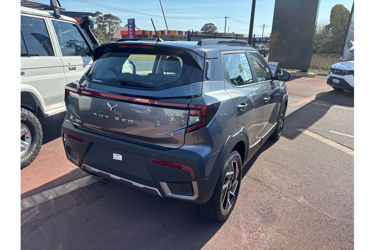 2025 Mahindra XUV3XO AX7L